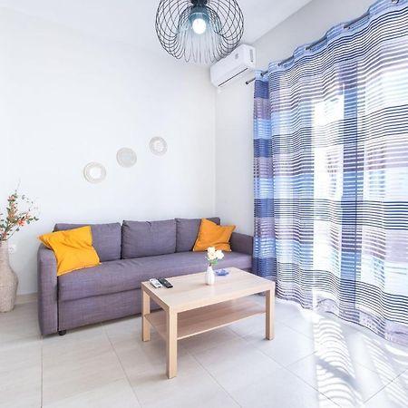 Bright Apartment In El Pireo Exterior foto
